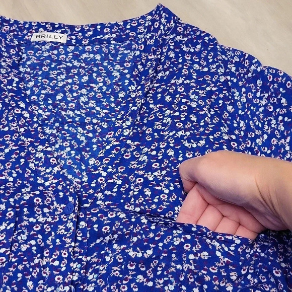 🛍Brilly Womens Button Down Blue Floral Blouse Size‎ Large - Picture 7 of 8